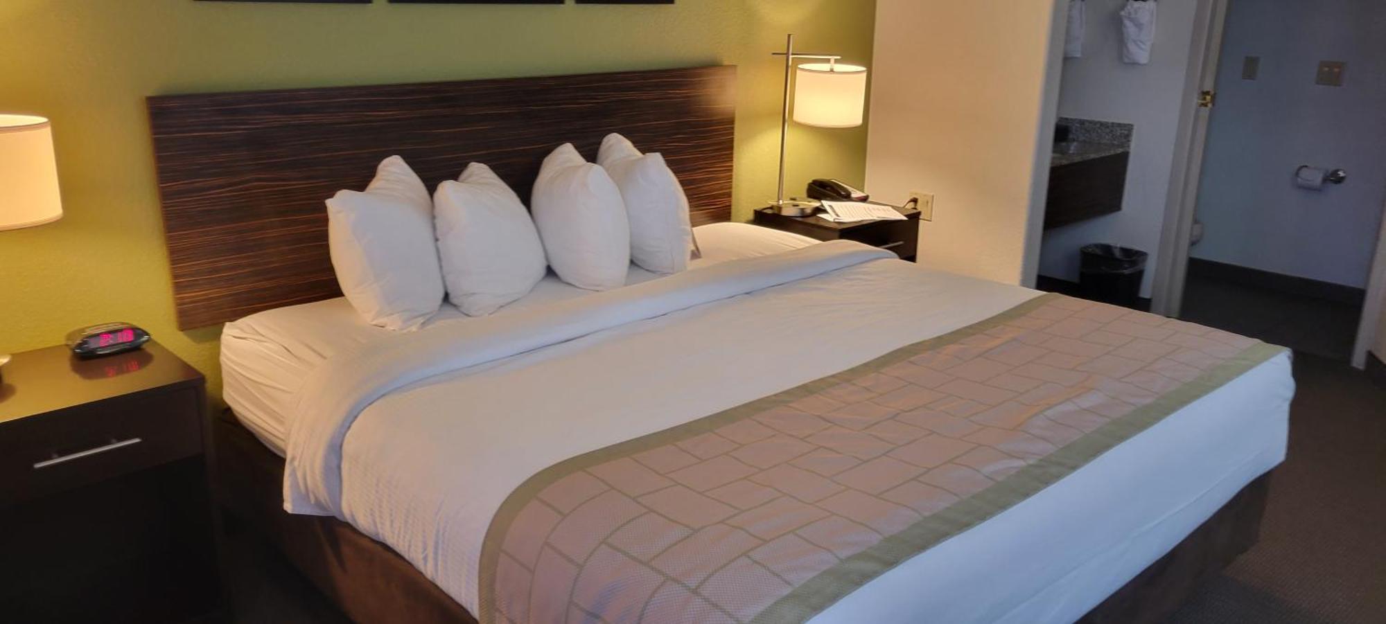 Baymont By Wyndham Pueblo Hotel Kültér fotó