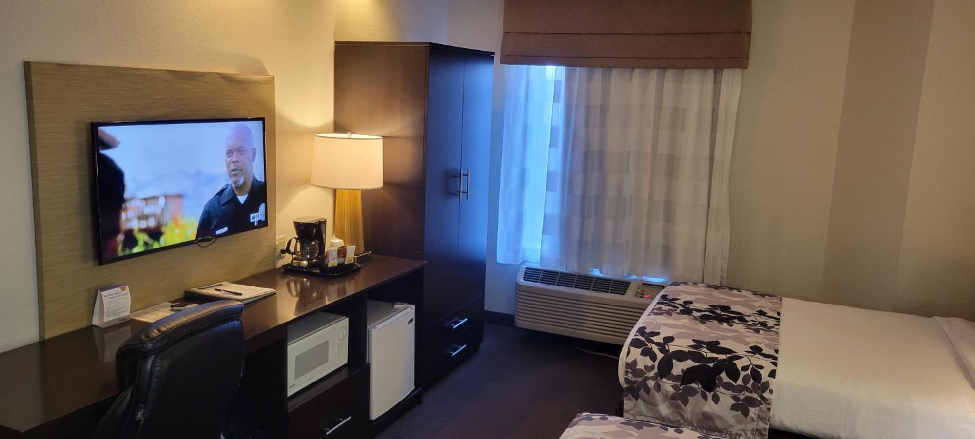Baymont By Wyndham Pueblo Hotel Kültér fotó